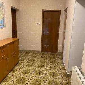 Ližnjan, uređena I kompletno namještena kuća sa garažom i konobom