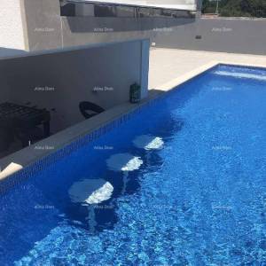 Loborika Vila s bazenom!