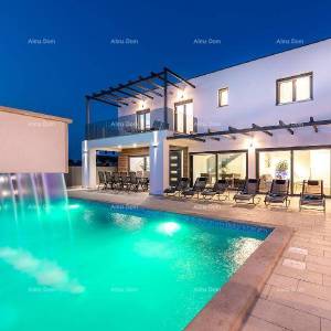 Loborika Vila s bazenom!