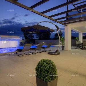 Loborika Vila s bazenom!