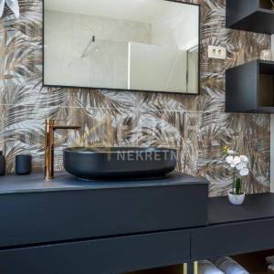 Lovran, moderna vila s unutarnjim bazenom i prekrasnim pogledom