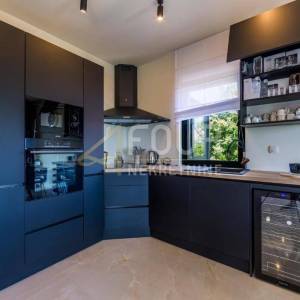 Lovran, moderna vila s unutarnjim bazenom i prekrasnim pogledom