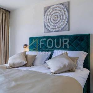 Lovran, moderna vila s unutarnjim bazenom i prekrasnim pogledom