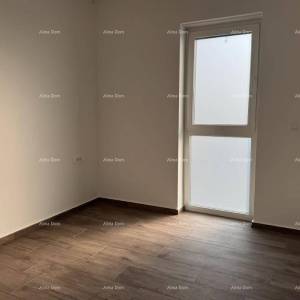 Luksuzan dvoetažni stan s pogledom na more i prostranom terasom u Zambratiji