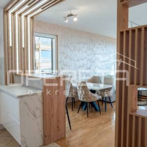 Luksuzan dvosoban stan s panoramskim pogledom na more na Žnjanu