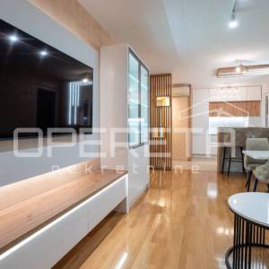 Luksuzan dvosoban stan s panoramskim pogledom na more na Žnjanu