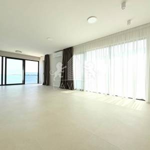Luksuzan penthouse s 3-spavaće sobe, 1. red do mora - Privlaka-Zadar