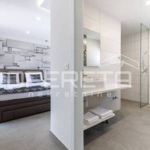 Luksuzna Vila u Makarskoj s panoramskim pogledom na more i Biokovo!
