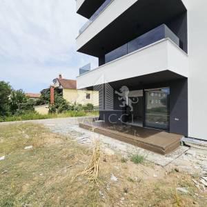 Luksuzni dvosobni apartman s vrtom - Sukošan, Zadar