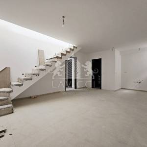 Luksuzni dvosobni apartman s vrtom - Sukošan, Zadar