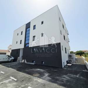 Luksuzni dvosobni apartman s vrtom - Sukošan, Zadar