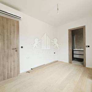 Luksuzni dvosobni apartman s vrtom - Sukošan, Zadar