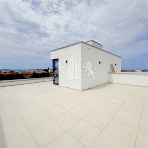 Luksuzni dvosobni penthouse s krovnom terasom - Sukošan, Zadar