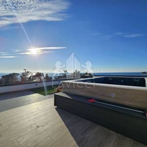 Luksuzni dvosobni penthouse s bazenom - 70m od mora,Privlaka