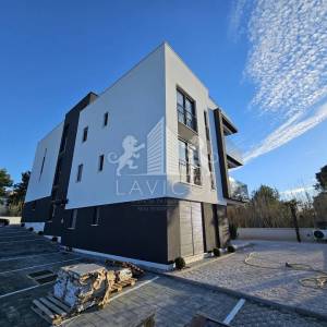 Luksuzni dvosobni penthouse s bazenom - 70m od mora,Privlaka