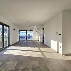 Luksuzni dvosobni penthouse s bazenom - 70m od mora,Privlaka