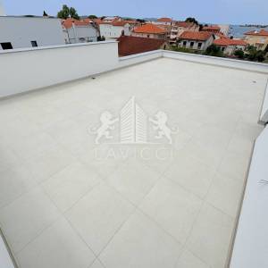 Luksuzni penthouse s krovnom terasom i garažom - Sukošan, Zadar