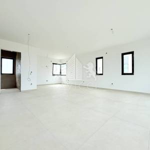 Luksuzni penthouse s krovnom terasom i garažom - Sukošan, Zadar