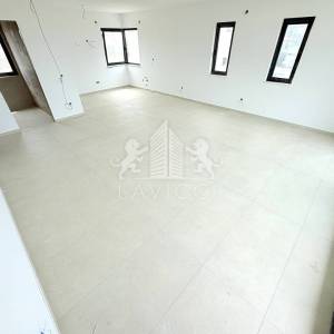 Luksuzni penthouse s krovnom terasom i garažom - Sukošan, Zadar