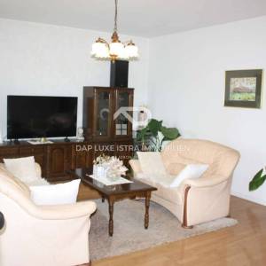 Luksuzni trosoban stan 110m2 u Poreču s pogledom na more 