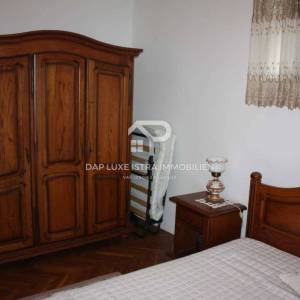 Luksuzni trosoban stan 110m2 u Poreču s pogledom na more 