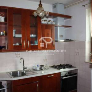 Luksuzni trosoban stan 110m2 u Poreču s pogledom na more 