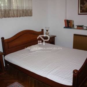 Luksuzni trosoban stan 110m2 u Poreču s pogledom na more 