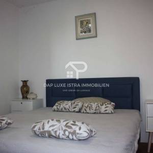 Luksuzni trosoban stan 110m2 u Poreču s pogledom na more 