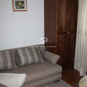 Luksuzni trosoban stan 110m2 u Poreču s pogledom na more 