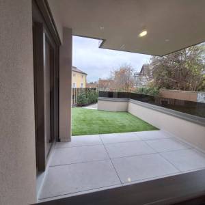 MAKSIMIR, Jordanovac- Vrhunski trosobni stan u prizemlju s privatnim vrtom i garažom