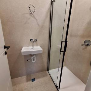 MAKSIMIR, Jordanovac- Vrhunski trosobni stan u prizemlju s privatnim vrtom i garažom