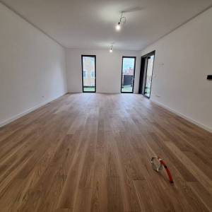 MAKSIMIR, Jordanovac- Vrhunski trosobni stan u prizemlju s privatnim vrtom i garažom