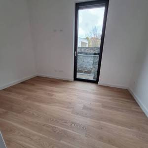 MAKSIMIR, Jordanovac- Vrhunski trosobni stan u prizemlju s privatnim vrtom i garažom