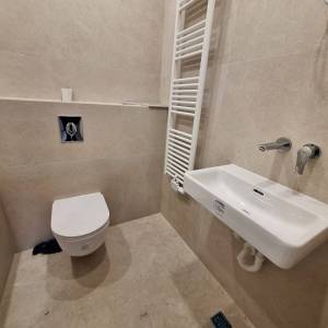 MAKSIMIR, Jordanovac- Vrhunski trosobni stan u prizemlju s privatnim vrtom i garažom