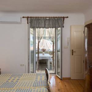 MALI LOŠINJ - stara vila s 6 apartmana 100 metara od mora