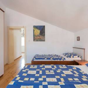 MALI LOŠINJ - stara vila s 6 apartmana 100 metara od mora