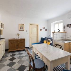 MALI LOŠINJ - stara vila s 6 apartmana 100 metara od mora