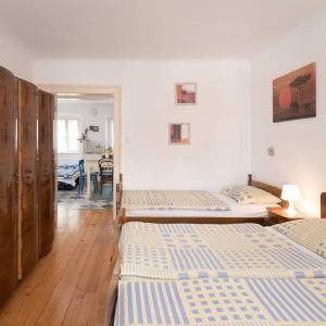 MALI LOŠINJ - stara vila s 6 apartmana 100 metara od mora