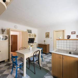 MALI LOŠINJ - stara vila s 6 apartmana 100 metara od mora