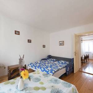 MALI LOŠINJ - stara vila s 6 apartmana 100 metara od mora