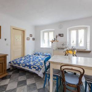 MALI LOŠINJ - stara vila s 6 apartmana 100 metara od mora