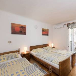 MALI LOŠINJ - stara vila s 6 apartmana 100 metara od mora