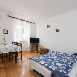 MALI LOŠINJ - stara vila s 6 apartmana 100 metara od mora