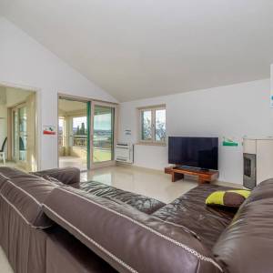 MALINSKA - apartman 70 metara od plaže