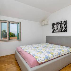MALINSKA - apartman 70 metara od plaže