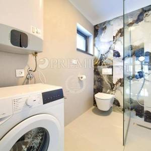 Malinska, apartman s bazenom na prodaju, otok Krk