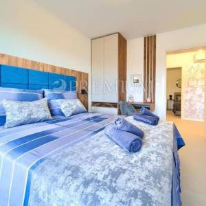 Malinska, apartman s bazenom na prodaju, otok Krk