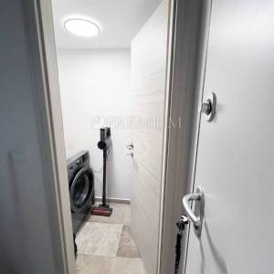 Malinska – apartman u prizemlju s okućnicom!