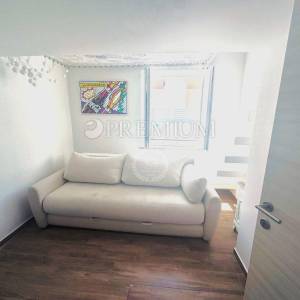 Malinska – apartman u prizemlju s okućnicom!