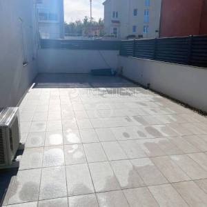 Malinska – apartman u prizemlju s okućnicom!